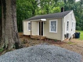 928 Dixie St in Lexington, NC - Building Photo