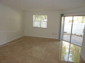 4535 SW 68th Ct Cir in Miami, FL - Building Photo - Building Photo
