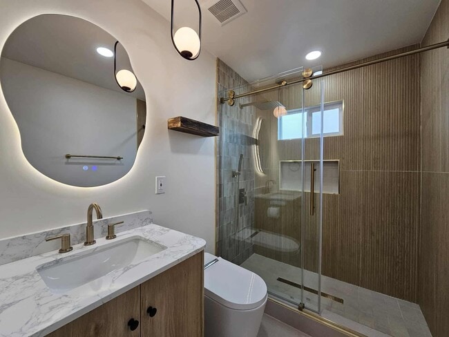 114 S Emerald Pl in Anaheim, CA - Building Photo - Building Photo