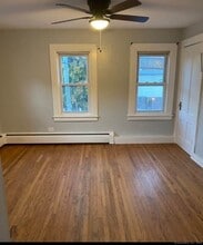 290 Maple Ave in Montville, CT - Building Photo - Building Photo