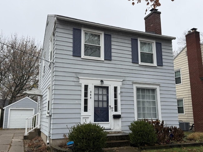 property at 844 Reynard St SE