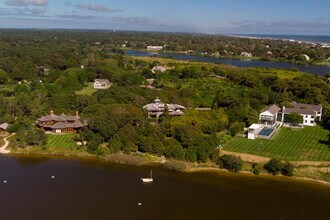 132 S Briar Patch Rd in East Hampton, NY - Building Photo - Building Photo