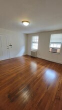 4 W 3rd St, Unit #2 in Frederick, MD - Foto de edificio - Building Photo