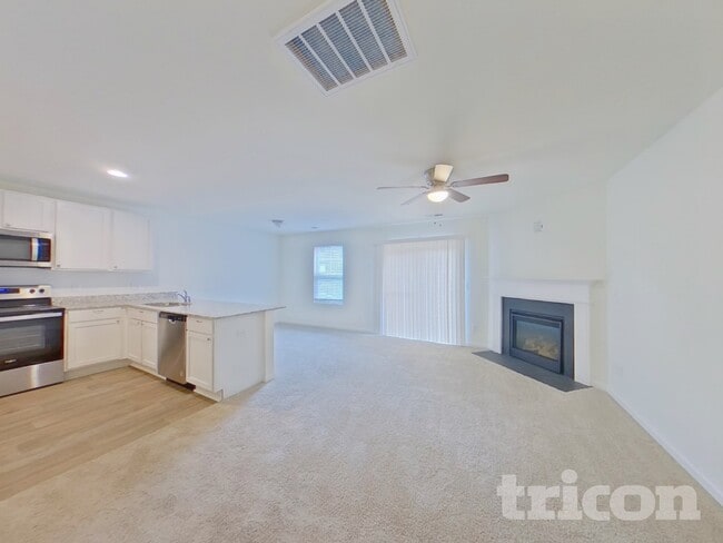 1073 Crescent Moon Lp, Unit Apt2 in Hopkins, SC - Foto de edificio - Building Photo