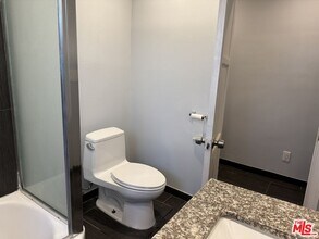 15746 Magnolia Blvd in Los Angeles, CA - Building Photo - Building Photo