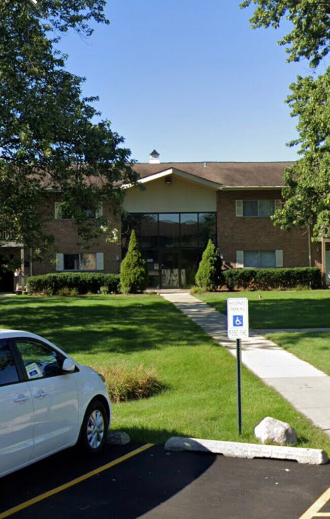7422 Brookdale Dr Rentals in Darien, IL