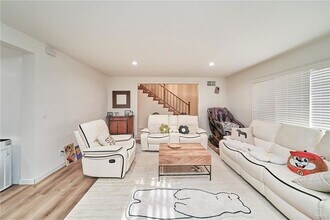 10940 Topeka Dr in Los Angeles, CA - Building Photo - Building Photo