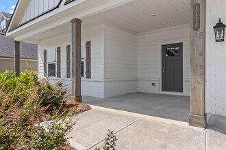 1714 Firelight Wy in Ooltewah, TN - Building Photo - Building Photo