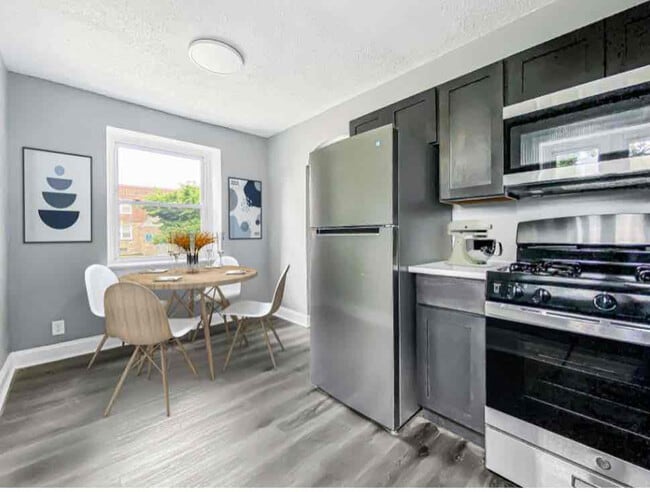 549 Manheim St in Philadelphia, PA - Building Photo - Building Photo