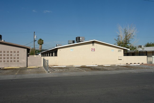 2511 Statz St in North Las Vegas, NV - Foto de edificio - Building Photo