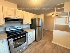 8188 Stuart St in Westminster, CO - Foto de edificio - Building Photo