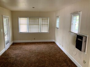 29 Monroe St in Eugene, OR - Building Photo - Building Photo