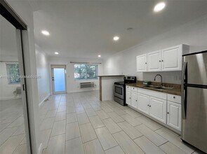 7315 Byron Ave in Miami Beach, FL - Building Photo - Building Photo