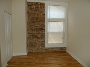 1318 N Wood St, Unit 1318-A in Chicago, IL - Building Photo - Building Photo