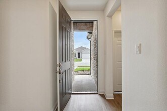 2521 Wayne Ave in Aubrey, TX - Building Photo - Building Photo