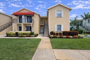 141 Waterside Dr in Hypoluxo, FL - Building Photo