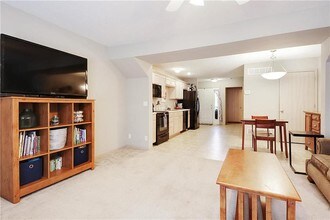 2144 SW Rambling Vine Rd in Lee's Summit, MO - Building Photo - Building Photo