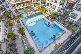 801 N Mac Dill Ave in Tampa, FL - Foto de edificio - Building Photo