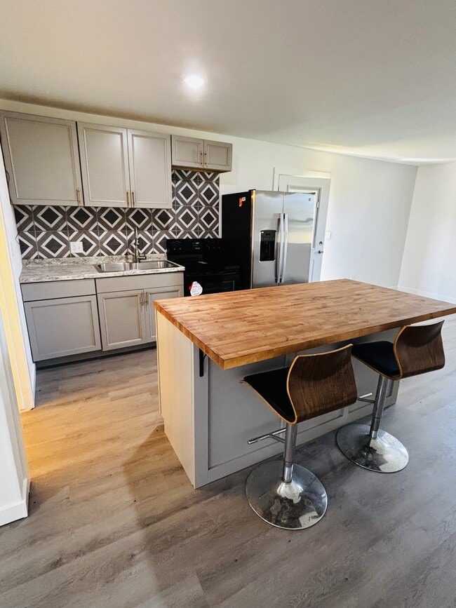 property at 1380 E Quarry St