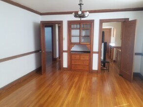 33 Amsden St, Unit 1 in Arlington, MA - Building Photo - Building Photo