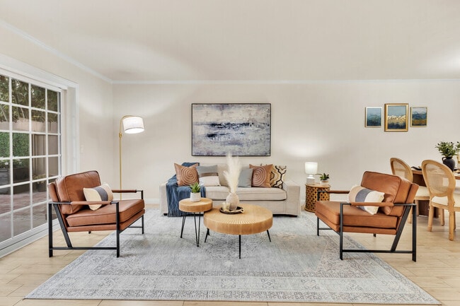 property at 2600 Torrey Pines Rd