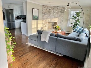 29 Horseshoe Dr in Danbury, CT - Building Photo - Building Photo