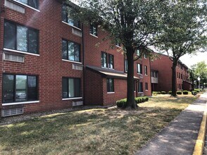 2100 Greentree in Jeffersonville, IN - Building Photo - Building Photo