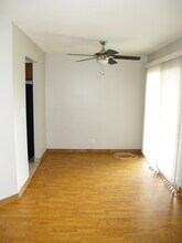 290 Green Knoll Ln in Streamwood, IL - Building Photo - Building Photo