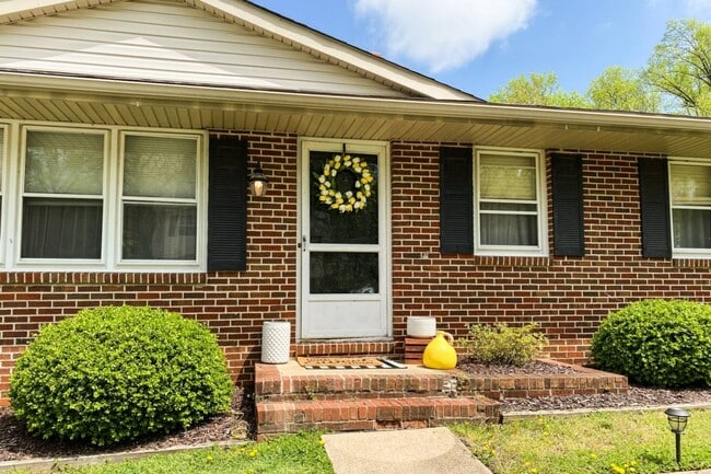 property at 903 Country Terrace