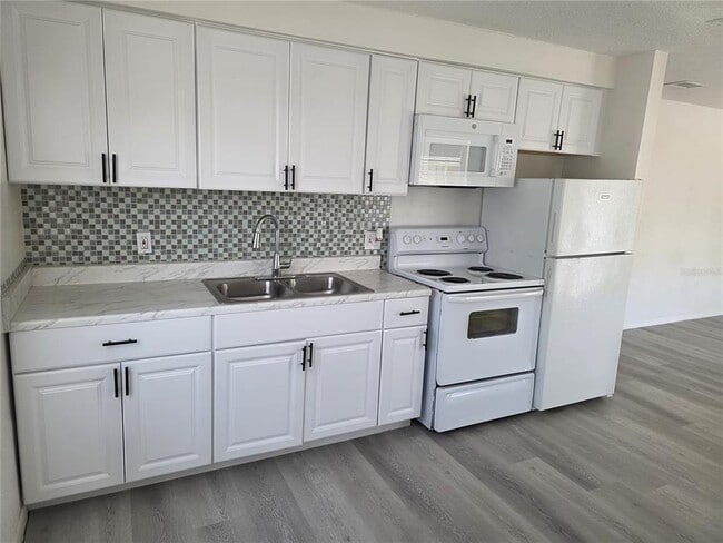696 Michigan Ct in St. Cloud, FL - Building Photo - Building Photo