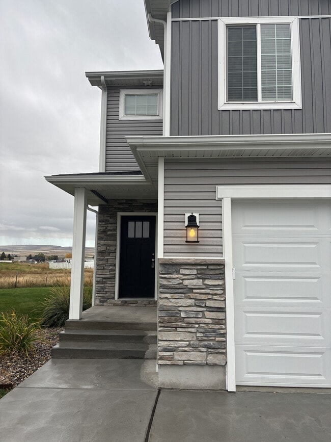 property at 3420 E Guila Dr