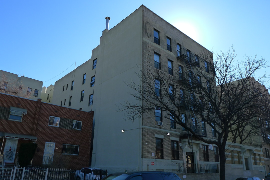 908 Tiffany St in Bronx, NY - Foto de edificio