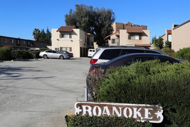 206 Roanoke Rd in El Cajon, CA - Building Photo - Building Photo