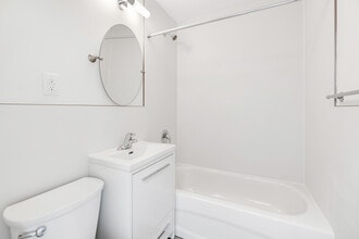 329 The West Mall in Toronto, ON - Building Photo - Building Photo