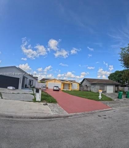 11518 SW 172nd Terrace in Miami, FL - Foto de edificio - Building Photo
