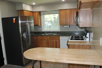 63 Holly Dr in Crystal Lake, IL - Building Photo - Building Photo