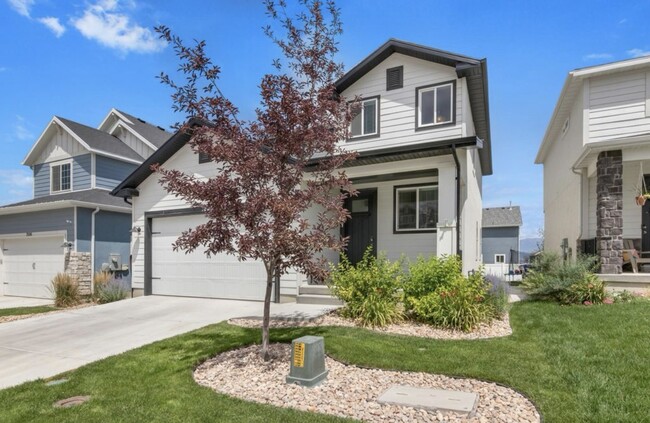 7498 N Hutch Ln in Eagle Mountain, UT - Foto de edificio - Building Photo