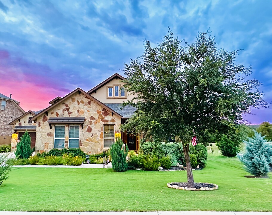 429 Pink Granite Blvd in Dripping Springs, TX - Building Photo