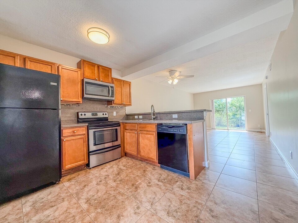 2107 SE 3rd St in Boynton Beach, FL - Building Photo