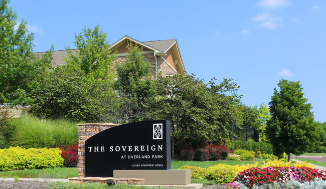 Sovereign at Overland Park in Overland Park, KS - Foto de edificio - Building Photo