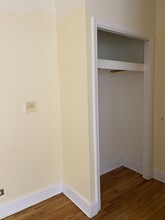 4930 N Kedzie Ave, Unit 2W in Chicago, IL - Building Photo - Building Photo