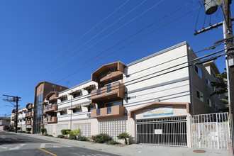 Don Tomaso Apartments in Los Angeles, CA - Building Photo - Building Photo