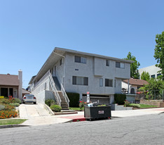 623 E Cedar Ave in Burbank, CA - Building Photo