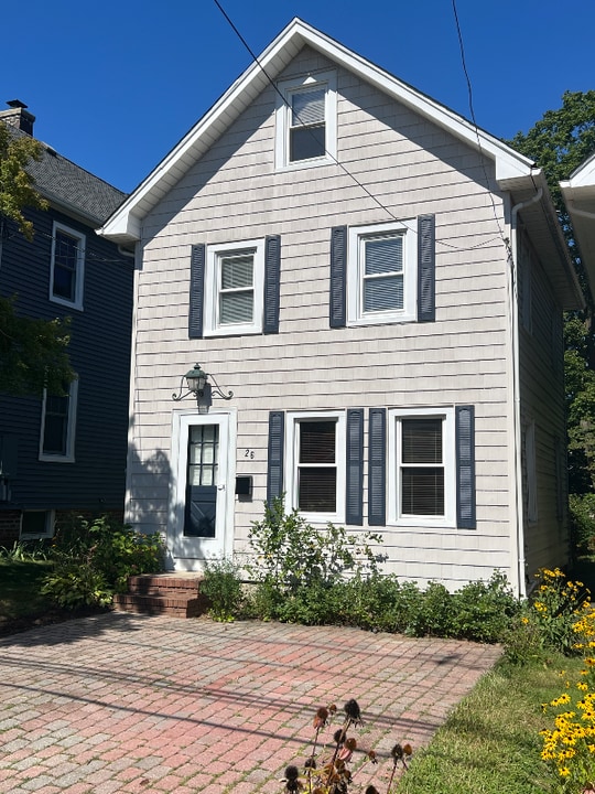 26 Keep St in Madison, NJ - Building Photo