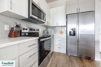 4902 Cosmos Cir, Unit 106 in Wimauma, FL - Foto de edificio - Building Photo