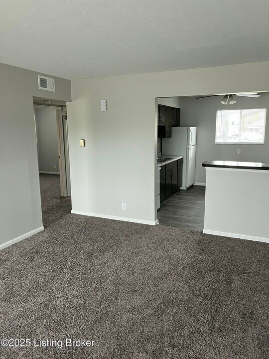 6983 Dixie Hwy in Louisville, KY - Building Photo