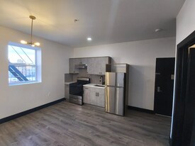 11 Thomas St in Newark, NJ - Building Photo