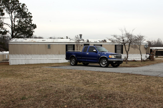 Village Park in Greensboro, NC - Building Photo - Building Photo