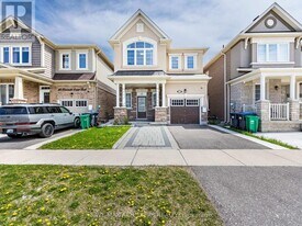12 Emerald Coast Trl in Brampton, ON - Building Photo