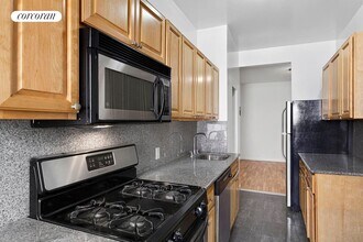 156 Columbus Ave in New York, NY - Building Photo - Building Photo